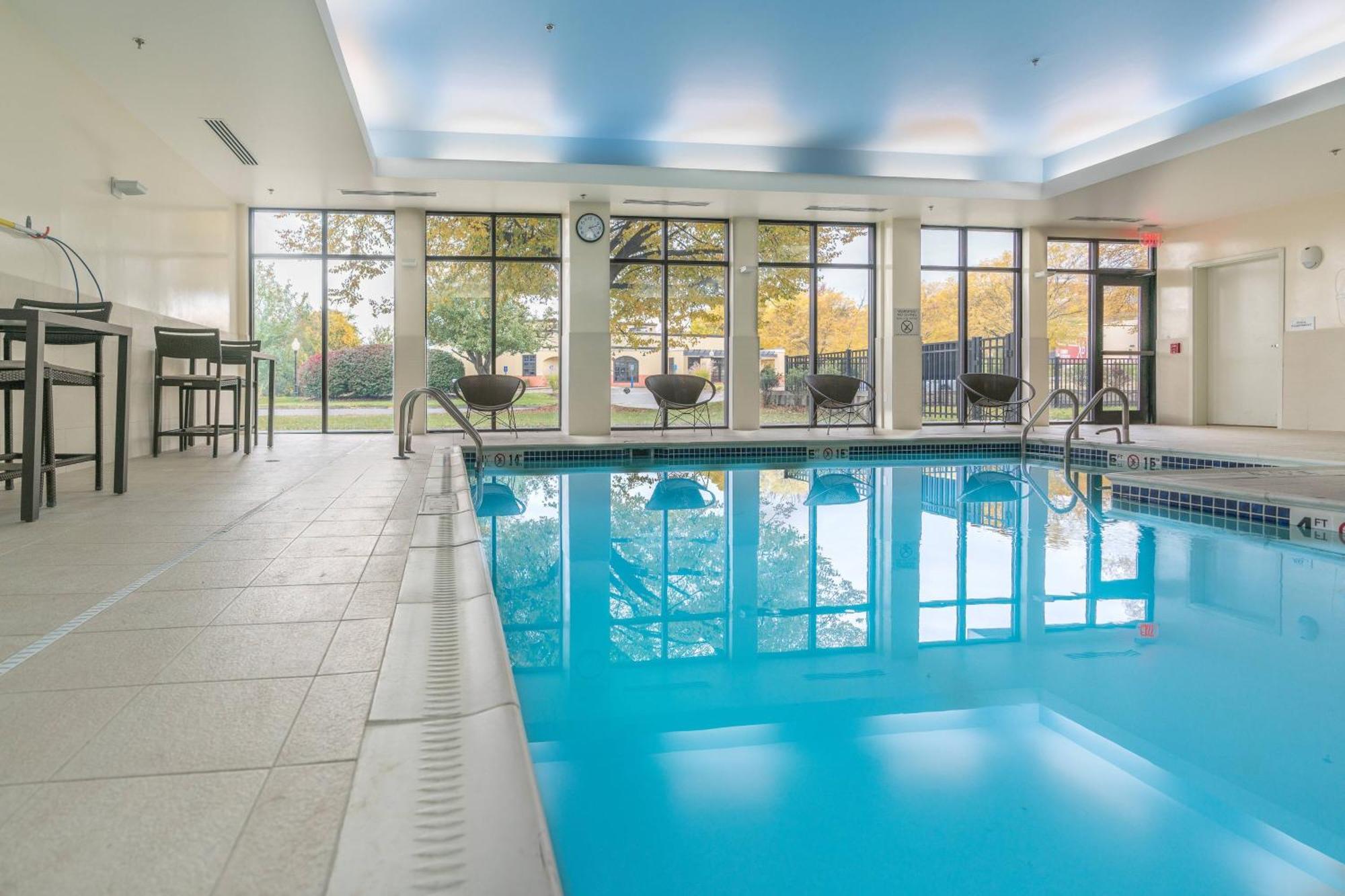Courtyard By Marriott West Springfield Hotel Kültér fotó
