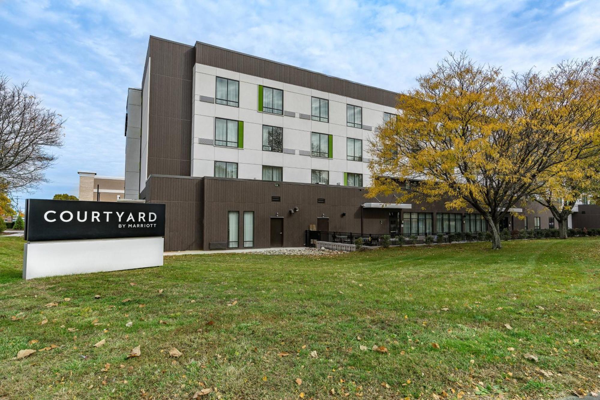 Courtyard By Marriott West Springfield Hotel Kültér fotó